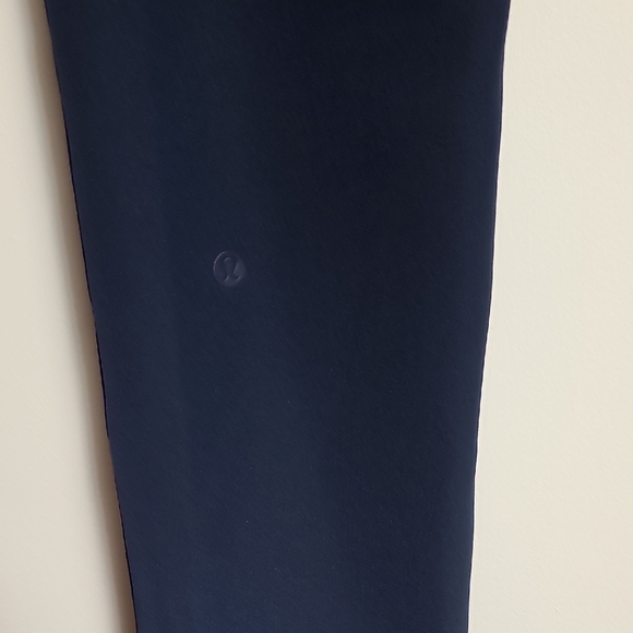 LULULEMON On The Fly Pant Woven 30" In Navy Size 2 - Picture 14 of 16